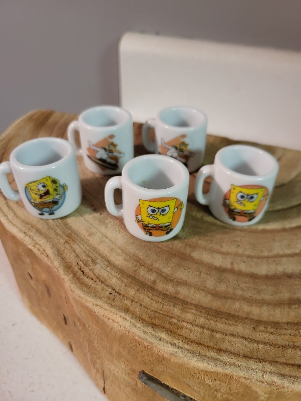 Viacom 2002 Spongebob Squarepants Mini Mugs Ceramic Cup Mug Set of 5